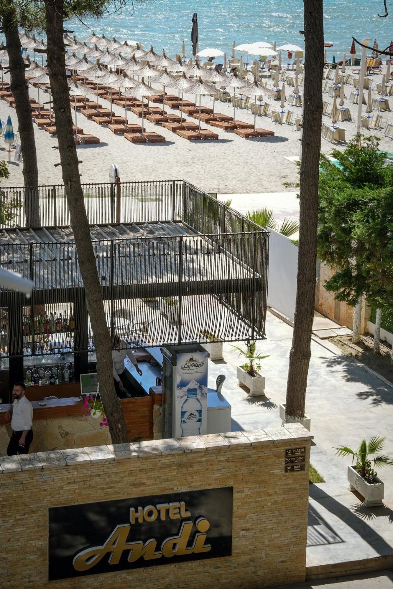 Hotel Andi Kryemëdhenji Exterior photo
